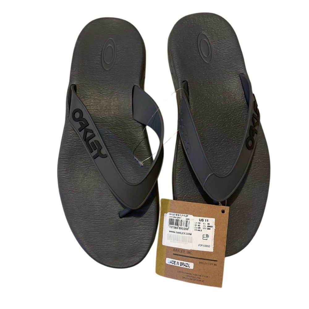 NWT Men’s Oakley Flip Flops